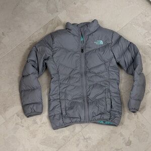 The North Face Kids Puffer Jacket in Gray 10/12
Only worn a handful of times